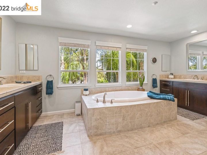 1037 Meadow Brook Dr, Brentwood, CA | . Photo 12 of 33