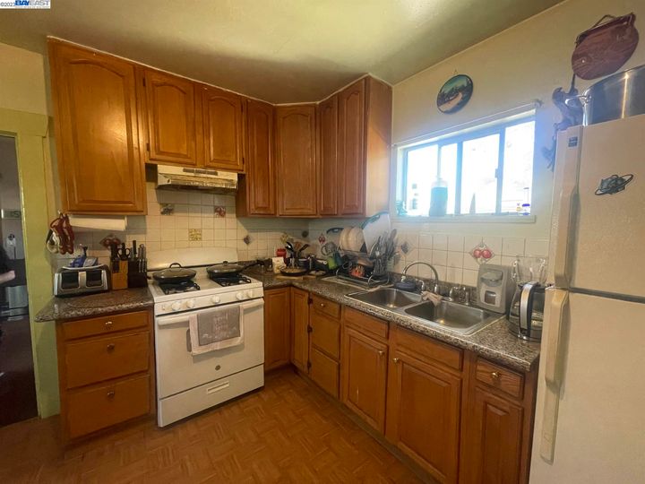 1038 72nd Ave, Oakland, CA | . Photo 12 of 26
