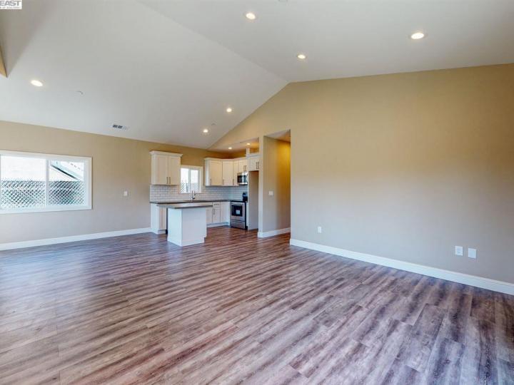 1063 87th Ave, Oakland, CA | East Oakland. Photo 9 of 40