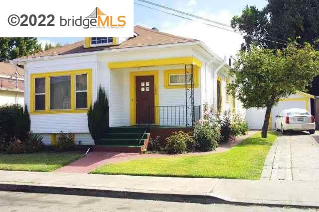 11060 Apricot St, Oakland, CA | San Leandro Brdr. Photo 1 of 1