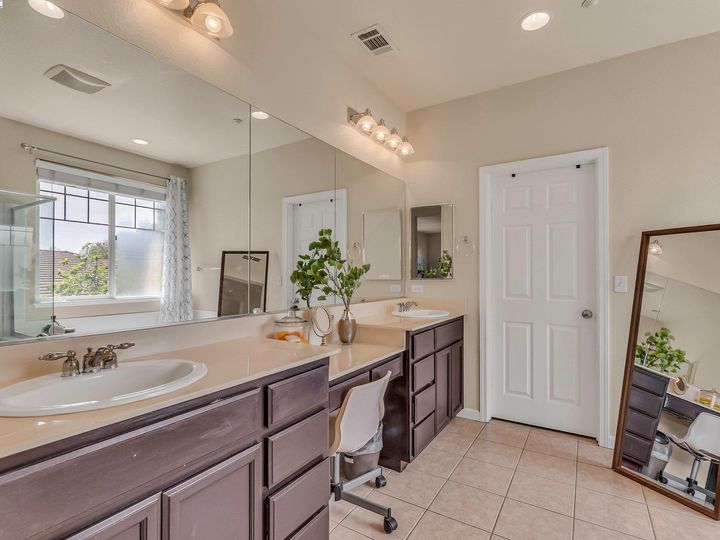 1118 Europena Dr, Brentwood, CA | Rose Garden. Photo 35 of 47