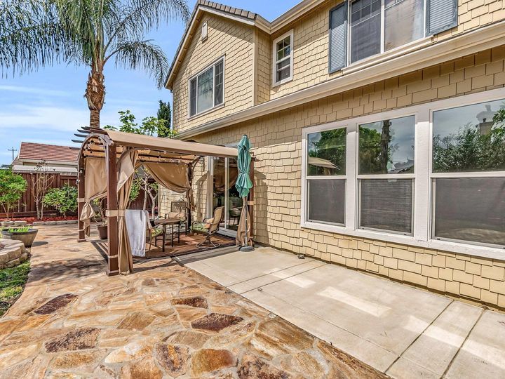1118 Europena Dr, Brentwood, CA | Rose Garden. Photo 46 of 47
