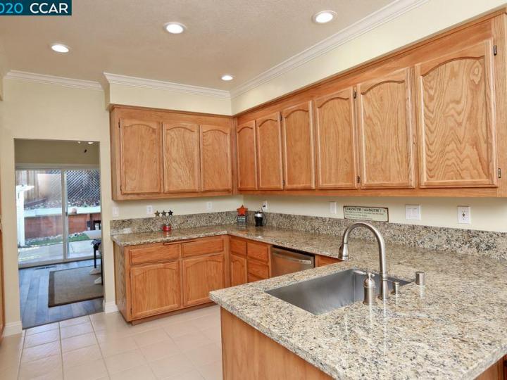 1181 Shell Ln, Clayton, CA, 94517 Townhouse. Photo 9 of 32