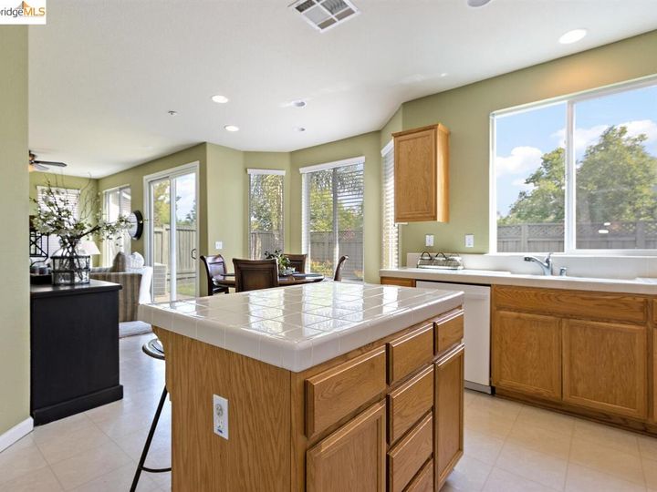 1208 Picadilly Ln, Brentwood, CA | Rose Garden. Photo 14 of 30