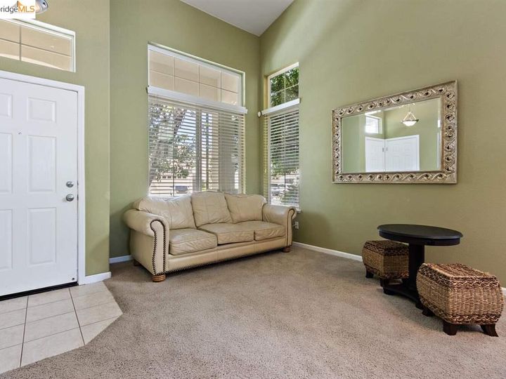 1208 Picadilly Ln, Brentwood, CA | Rose Garden. Photo 3 of 30