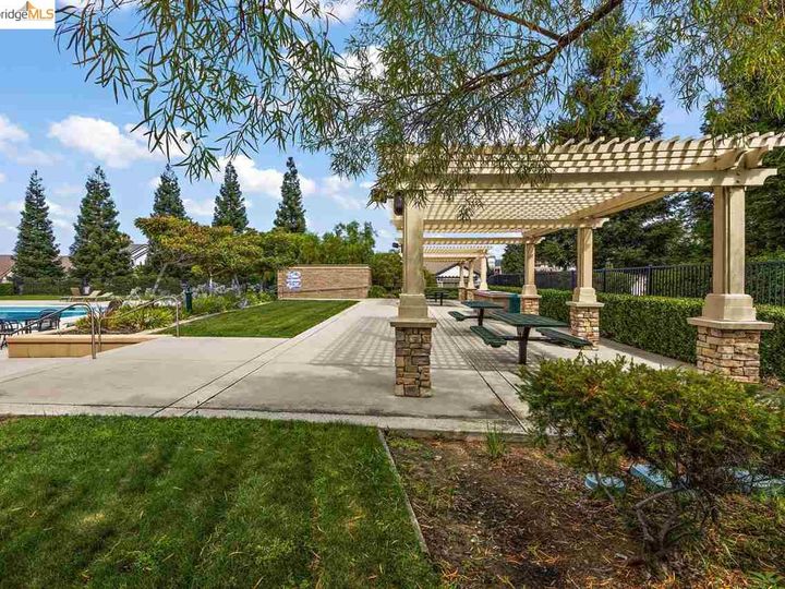 1208 Picadilly Ln, Brentwood, CA | Rose Garden. Photo 29 of 30