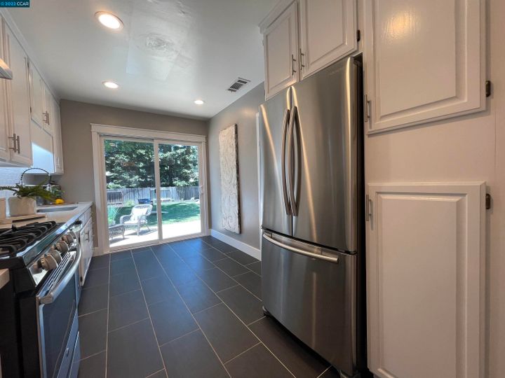 1271 Pear Dr, Concord, CA | Tree Haven. Photo 11 of 37