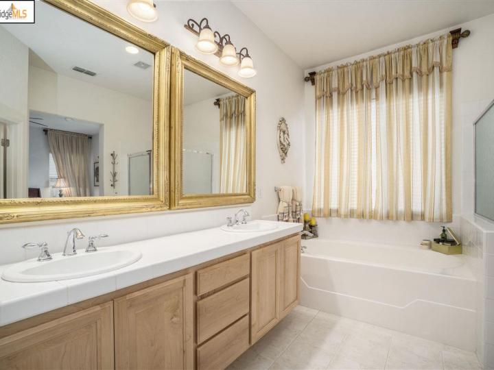 1311 Roselinda Ct, Brentwood, CA | Brentwood. Photo 14 of 22