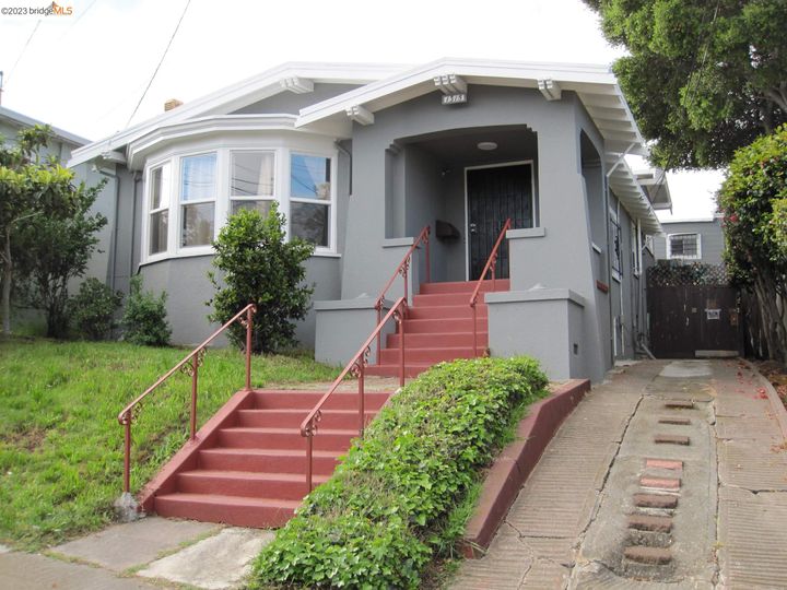 1315 E 34th St, Oakland, CA | Highland Heights. Photo 1 of 15