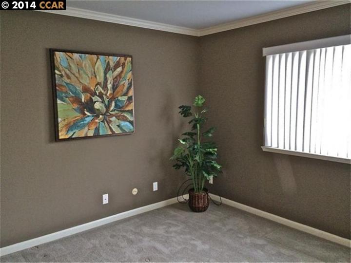 1382 Tree Garden Pl, Concord, CA, 94518 Townhouse. Photo 12 of 17