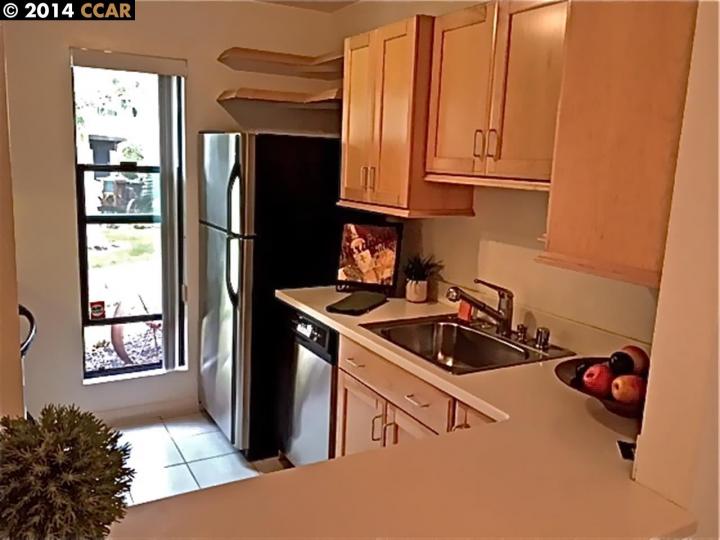 1382 Tree Garden Pl, Concord, CA, 94518 Townhouse. Photo 7 of 17