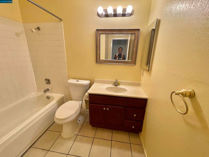 1545 Parkwood Pl, Concord, CA, 94521 Townhouse. Photo 17 of 34