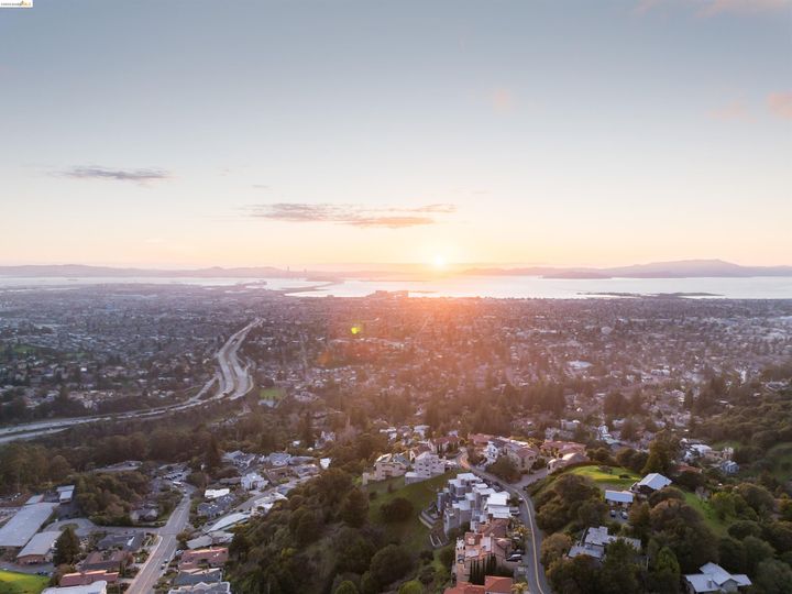 1550 Grand View Dr, Berkeley, CA | Claremont Hills. Photo 40 of 47