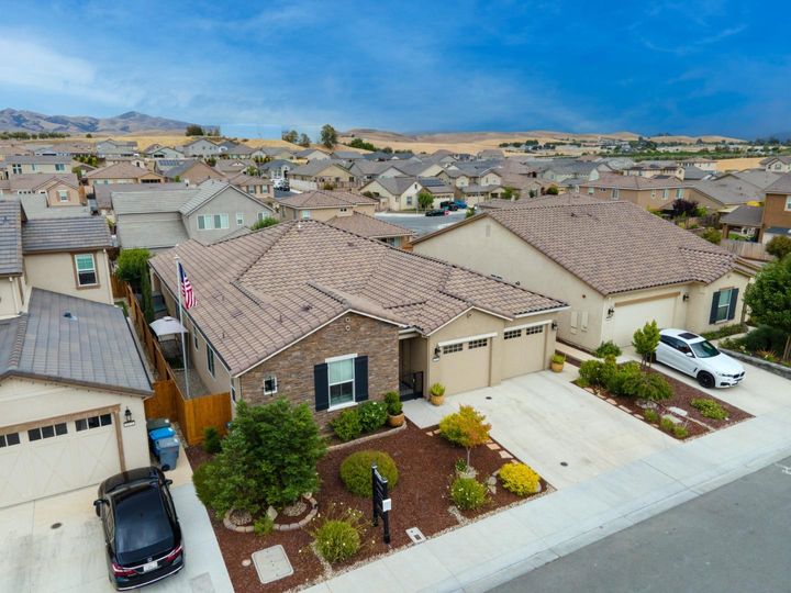1581 Lily Ct, Hollister, CA | . Photo 18 of 51