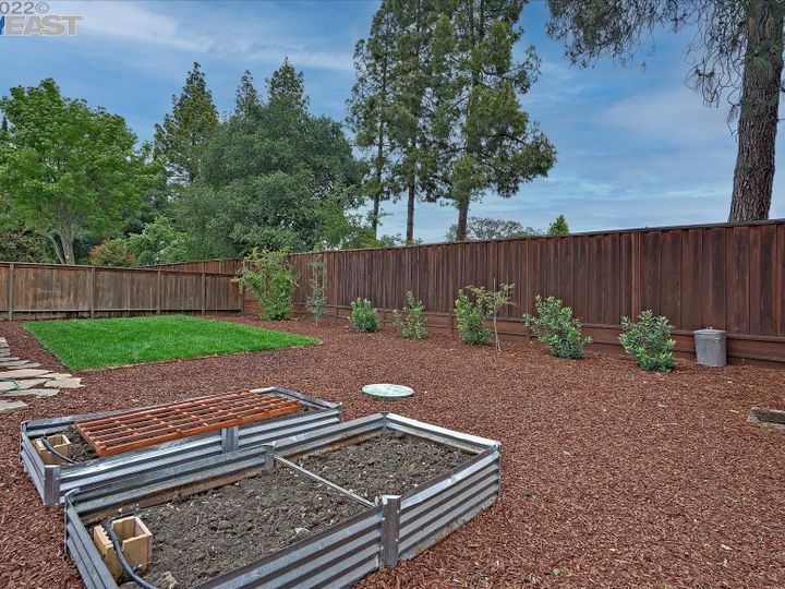 1625 Shirley Dr, Pleasant Hill, CA | Gregory Gardens. Photo 24 of 28