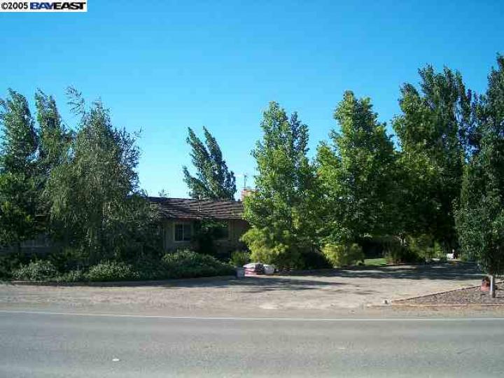 1665 Howard Rd Patterson CA Home. Photo 1 of 9