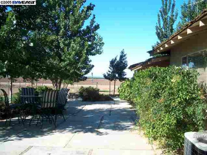 1665 Howard Rd Patterson CA Home. Photo 5 of 9
