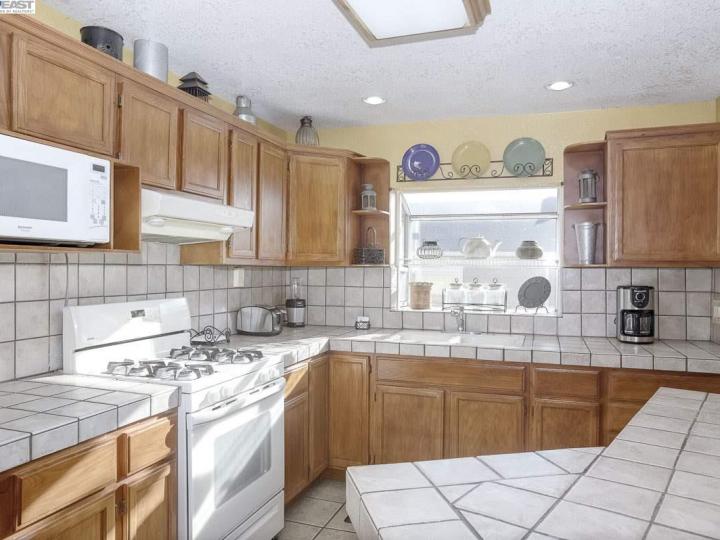 1675 162nd Ave, San Leandro, CA | Ashland District. Photo 13 of 31