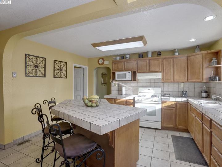 1675 162nd Ave, San Leandro, CA | Ashland District. Photo 16 of 31