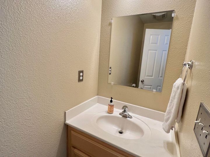 169 Bridle Point Cir, Copperopolis, CA, 95228 Townhouse. Photo 13 of 15