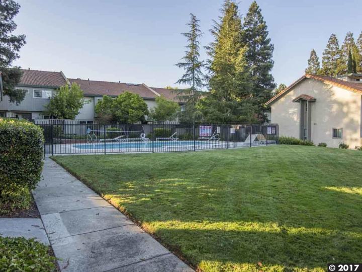 1702 Parkside Dr, Walnut Creek, CA, 94597 Townhouse. Photo 13 of 14