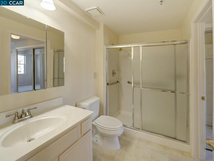 Waterford condo #1326. Photo 17 of 36
