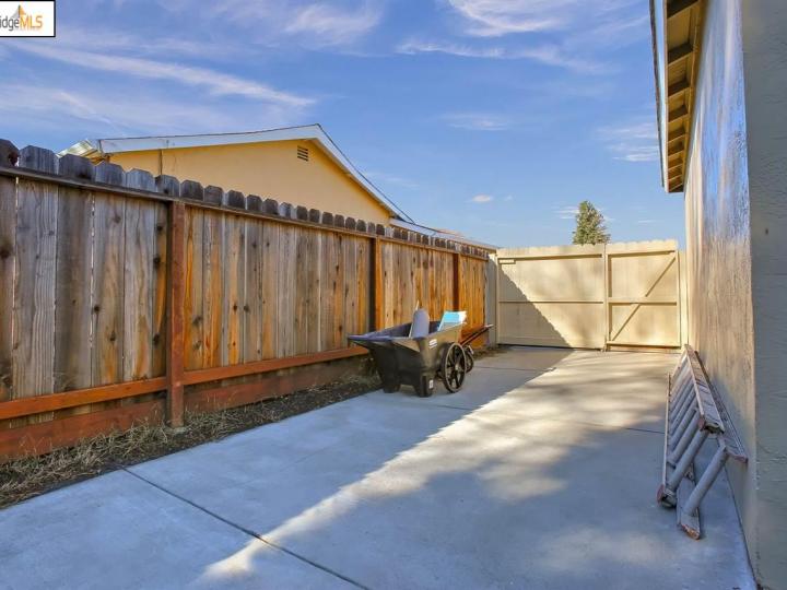 1910 Gilly Ln, Concord, CA | . Photo 16 of 18
