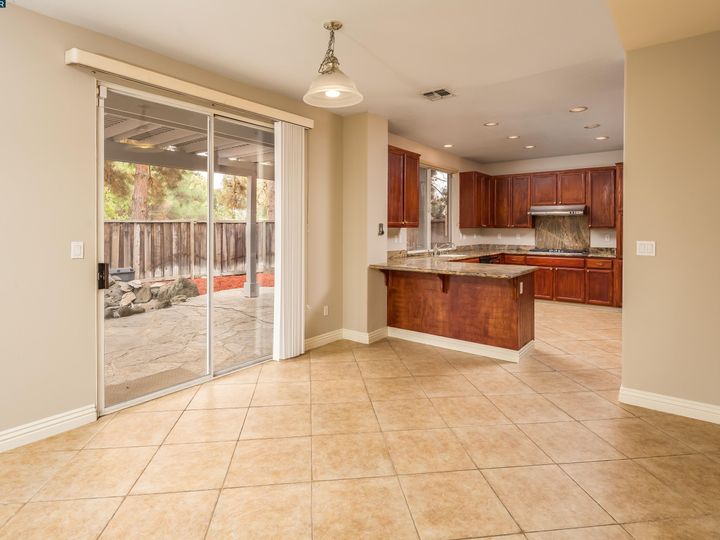 2015 Barkwood Ct, Antioch, CA | Lone Tree Ests. Photo 13 of 36
