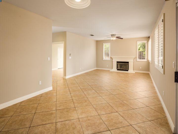 2015 Barkwood Ct, Antioch, CA | Lone Tree Ests. Photo 18 of 36