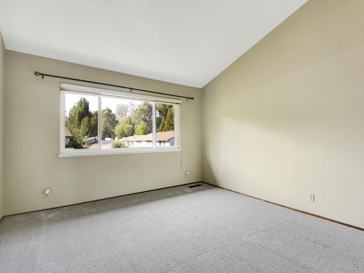 20390 Waterford Pl, Castro Valley, CA, 94552 Townhouse. Photo 17 of 30