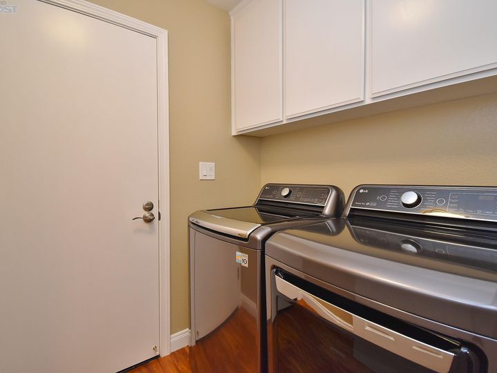 20398 Summerpark Pl, Castro Valley, CA, 94552 Townhouse. Photo 18 of 52