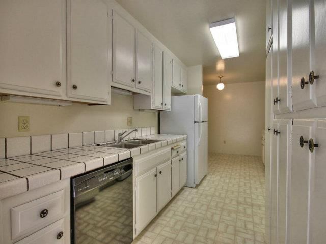 Rental 2040 W Middlefield Rd, Mountain View, CA, 94043. Photo 5 of 10