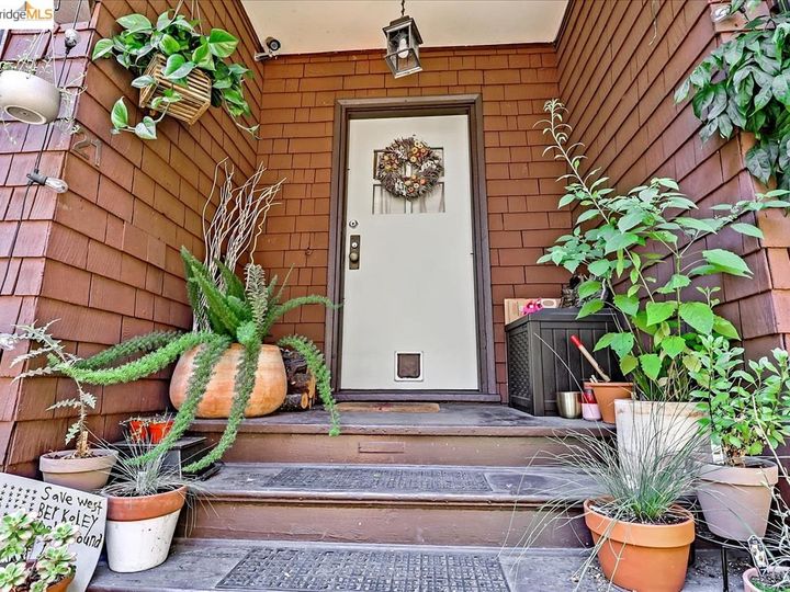 21 Westall Ave, Oakland, CA | Lower Pied Ave. Photo 2 of 40