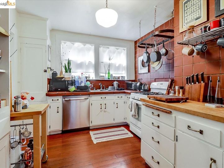 21 Westall Ave, Oakland, CA | Lower Pied Ave. Photo 9 of 40