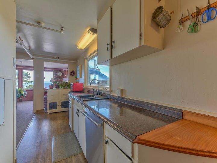 215 11th St, Pacific Grove, CA | . Photo 17 of 38