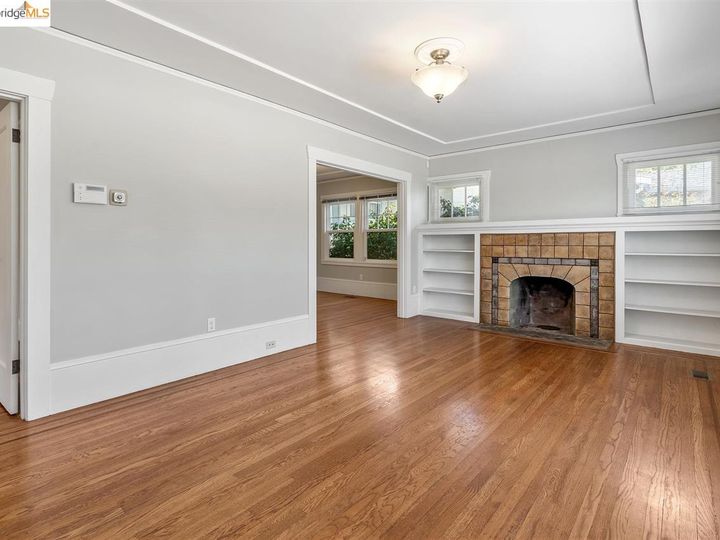 2165 Ransom Ave, Oakland, CA | Allendale. Photo 10 of 37