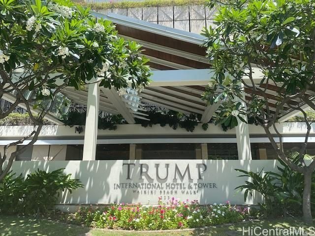 Trump Tower Waikiki condo #1206. Photo 4 of 11