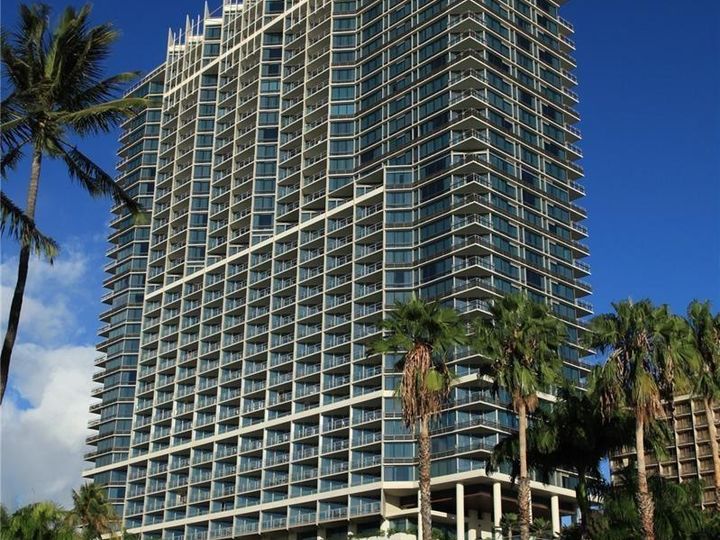 Trump Tower Waikiki condo #1206. Photo 5 of 11