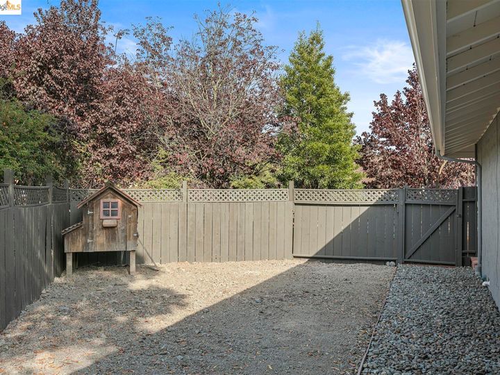 224 Inverness Ct, Oakland, CA | Sequoyah Hghlds. Photo 20 of 36