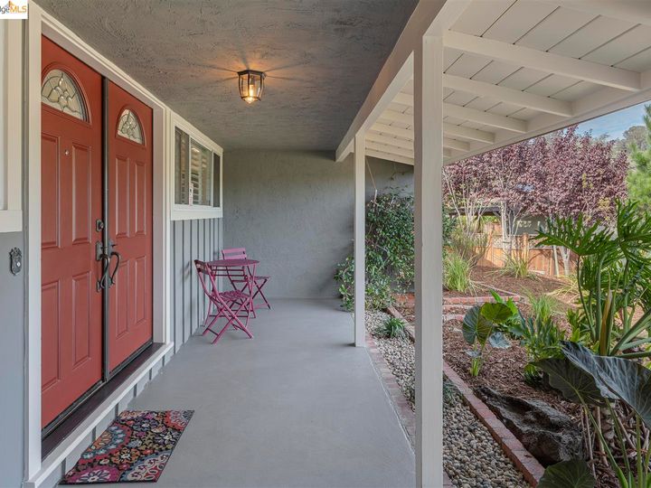 224 Inverness Ct, Oakland, CA | Sequoyah Hghlds. Photo 3 of 36
