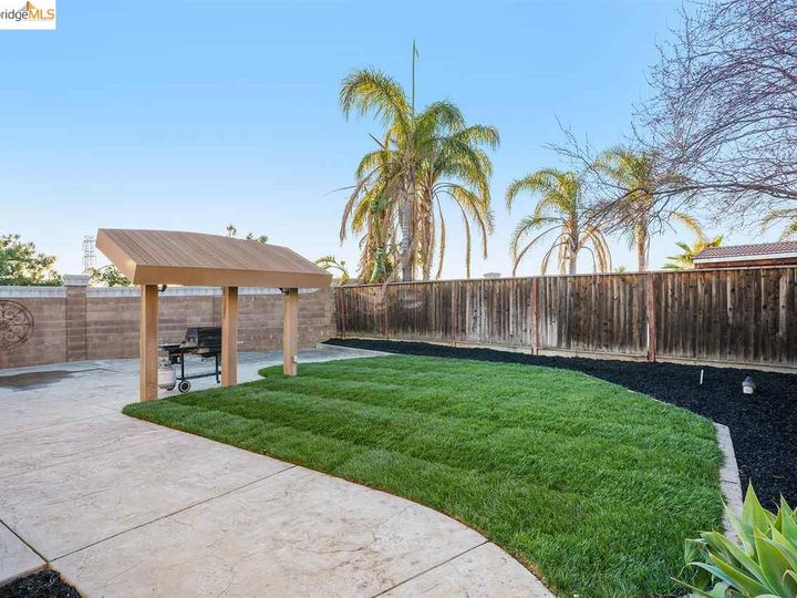 2262 Montecito Ct, Brentwood, CA | Brentwood Hills. Photo 22 of 25