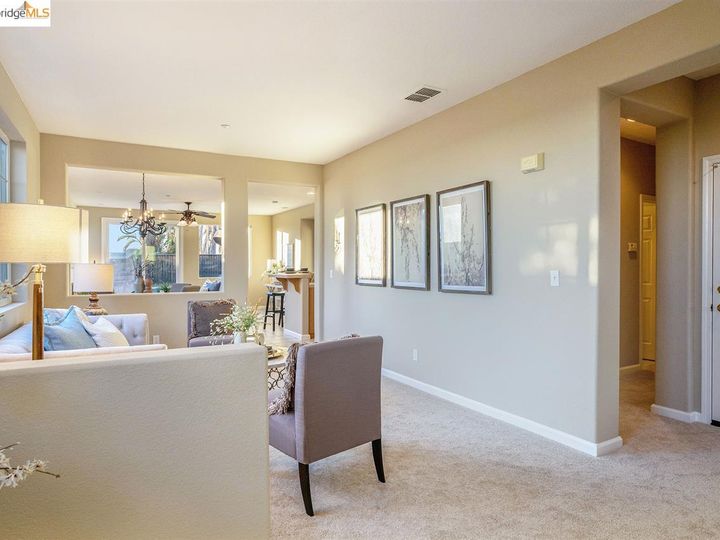 2262 Montecito Ct, Brentwood, CA | Brentwood Hills. Photo 7 of 25