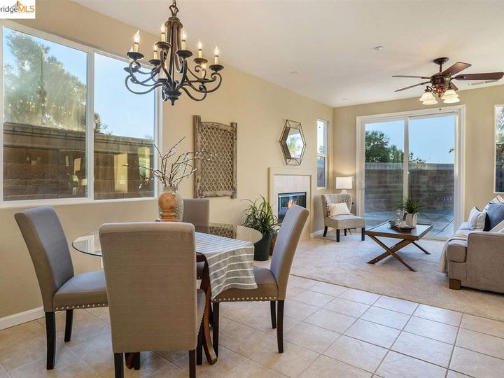 2262 Montecito Ct, Brentwood, CA | Brentwood Hills. Photo 8 of 25