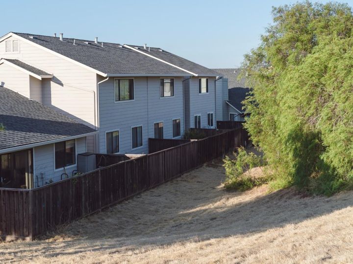 231 Manuel Ct, Bay Point, CA, 94565 Townhouse. Photo 36 of 40