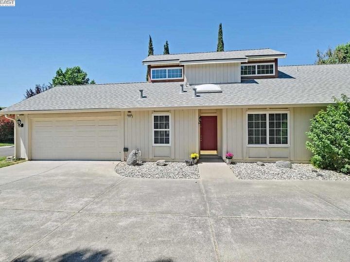2331 Bay Meadows Cir Pleasanton CA Multi-family home. Photo 1 of 32