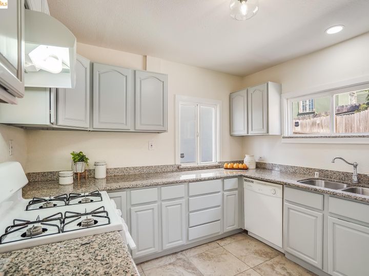 2346 14th Ave, Oakland, CA | Highland Heights. Photo 10 of 32
