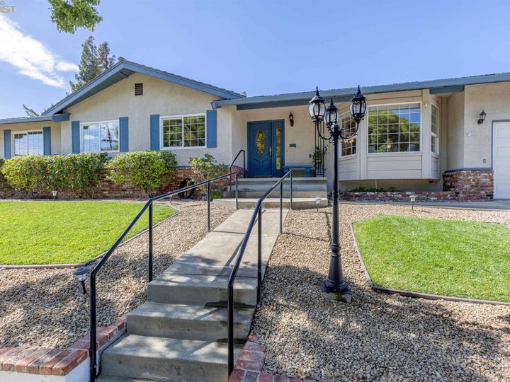 24 Carroll Dr, Pittsburg, CA | Highland. Photo 1 of 35