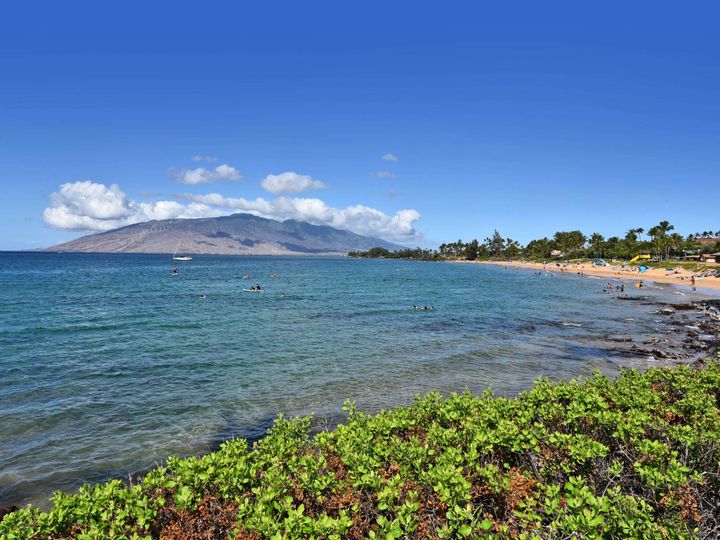 Royal Mauian condo #617. Photo 23 of 31