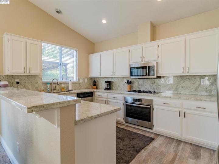 2443 Cherry Hills Dr, Discovery Bay, CA | Discovery Bay Country Club. Photo 12 of 36