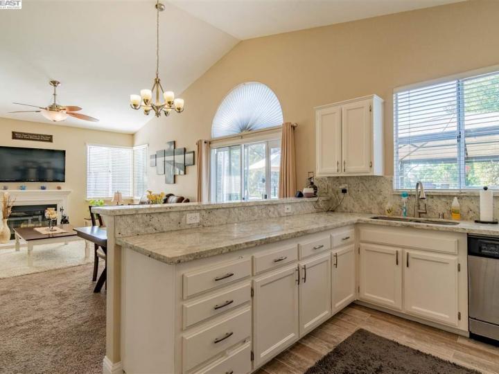 2443 Cherry Hills Dr, Discovery Bay, CA | Discovery Bay Country Club. Photo 14 of 36